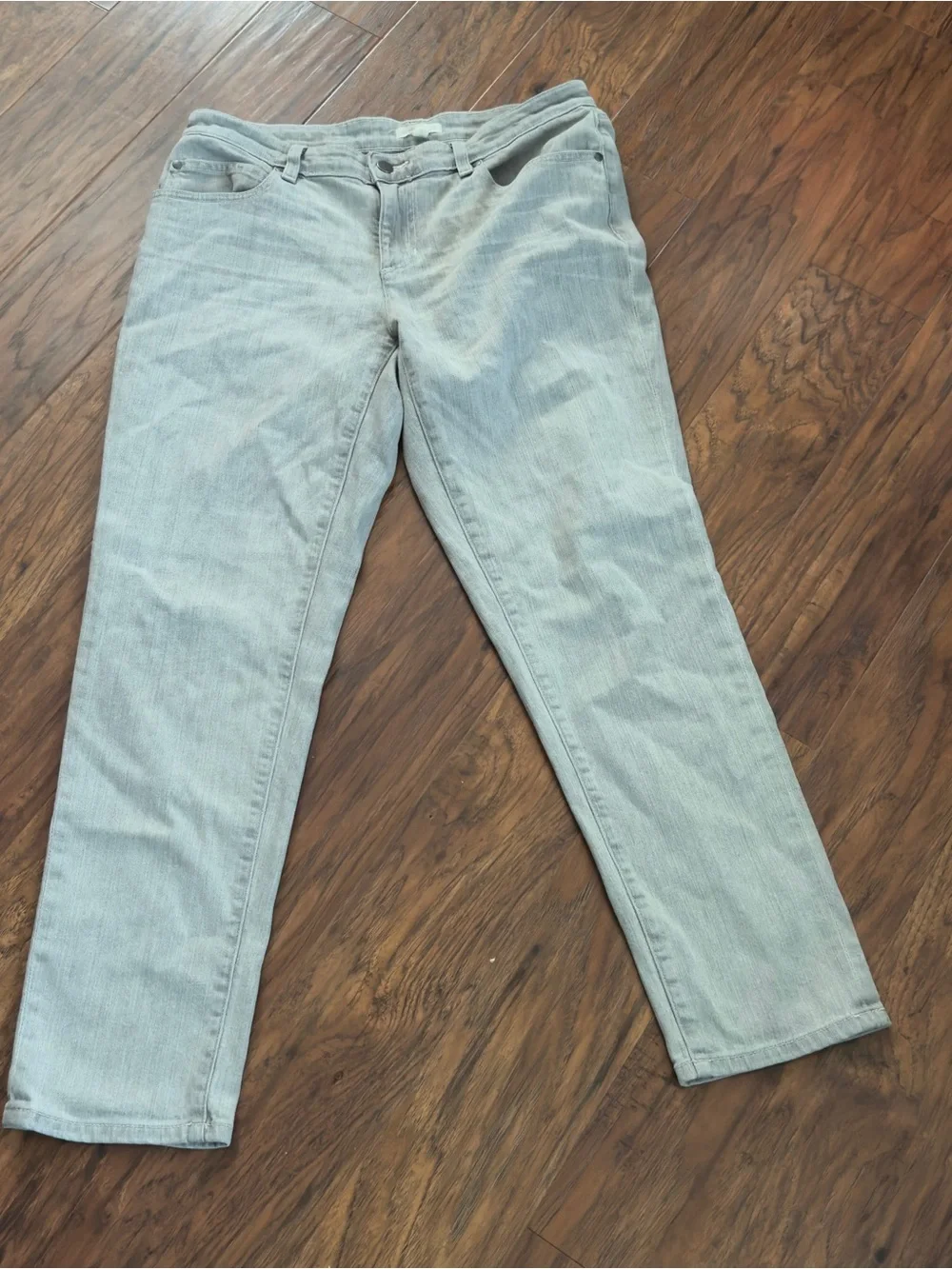 Eileen Fisher Straight-Leg Jeans in Light Grey Wash‎